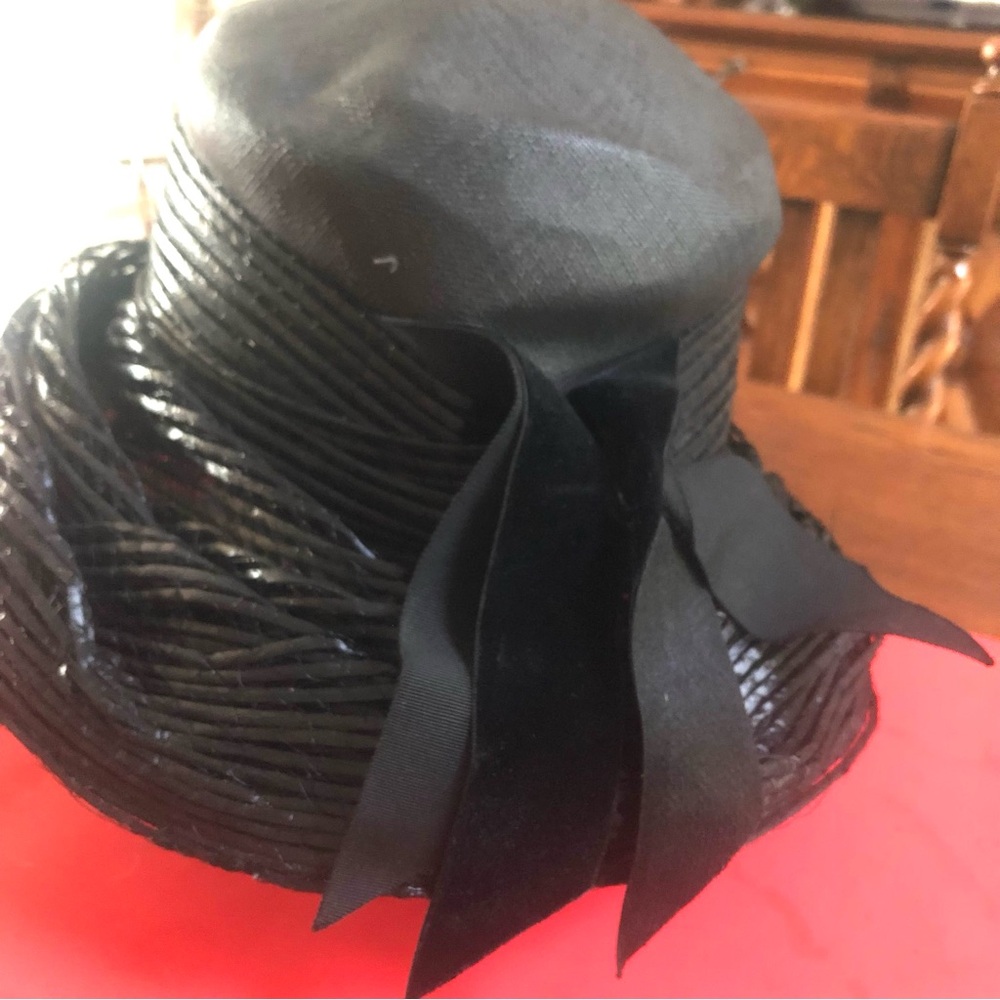 Vintage Leslie James Black Hat
